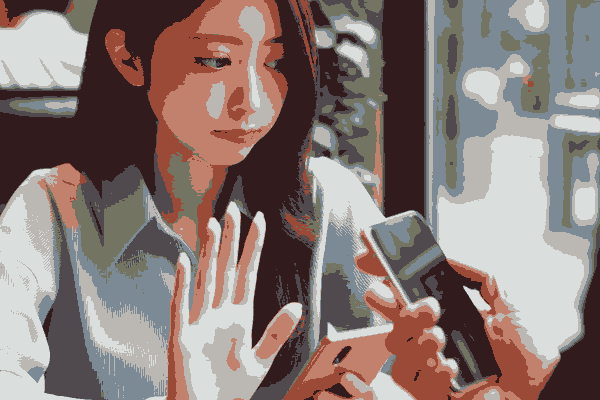 先輩からの誘いをLINEでやんわり断る女性社員